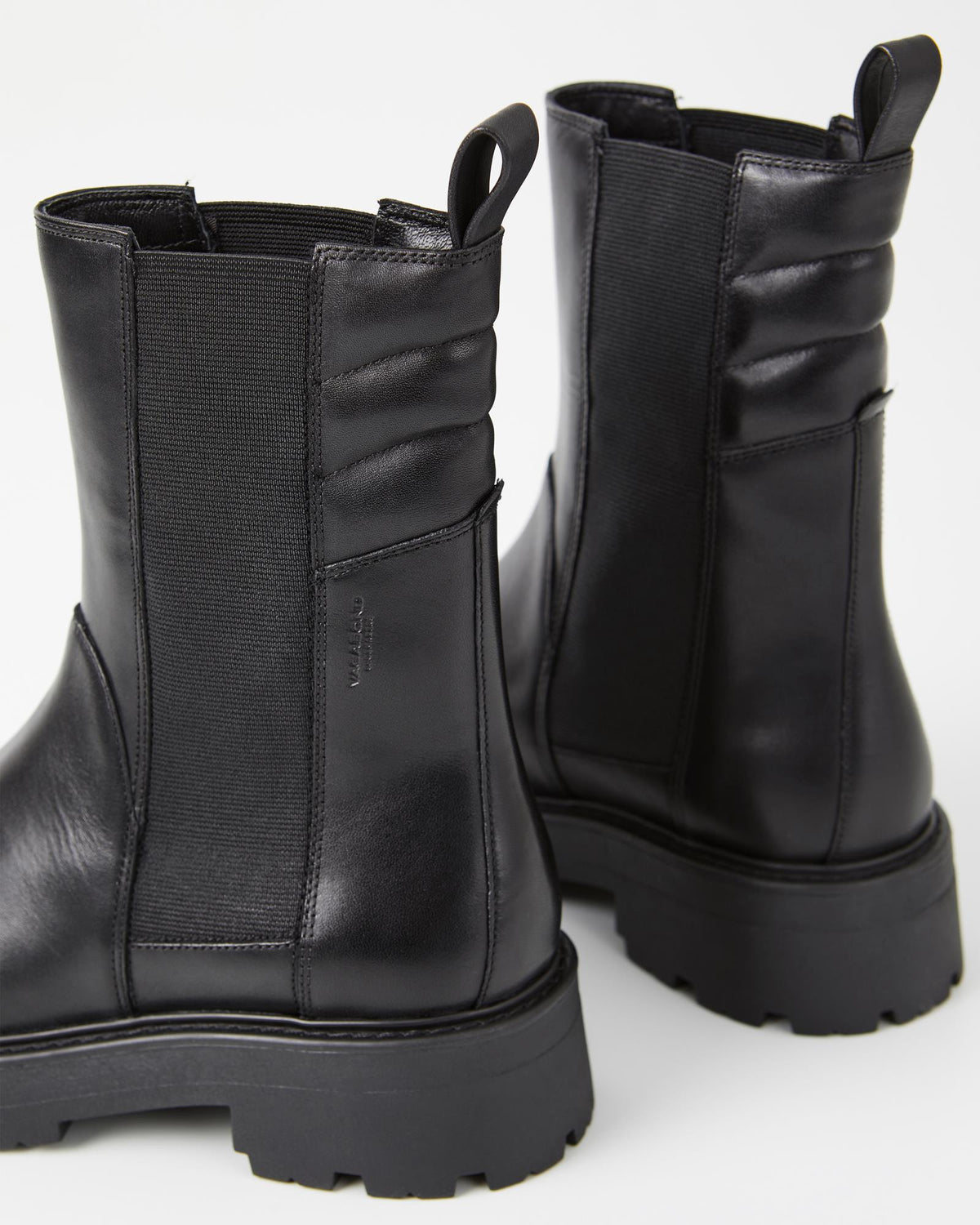 Vagabond Cosmo 2.0 chelsea boots
