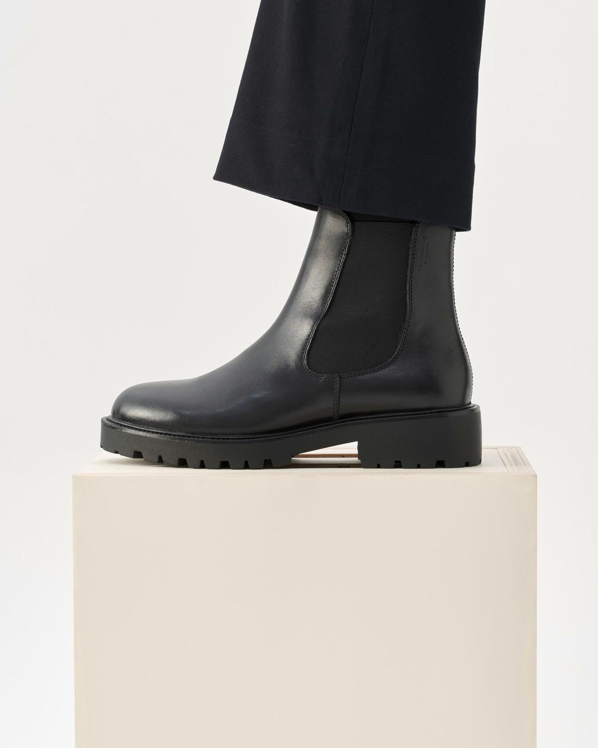 Vagabond Kenova chelsea boots